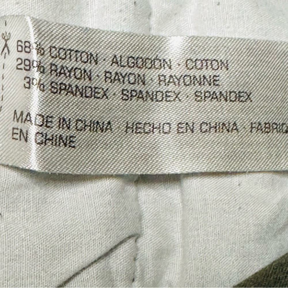 Women's Green Pants - Picture 10 of 10